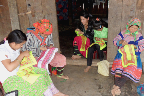 Bảo tồn trang phục truyền thống ảnh 1